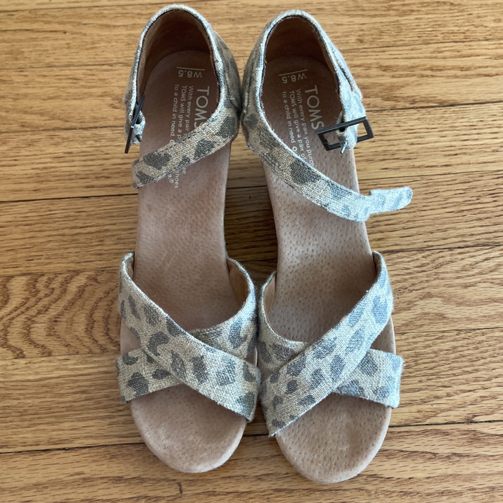 Toms wedges size 8.5